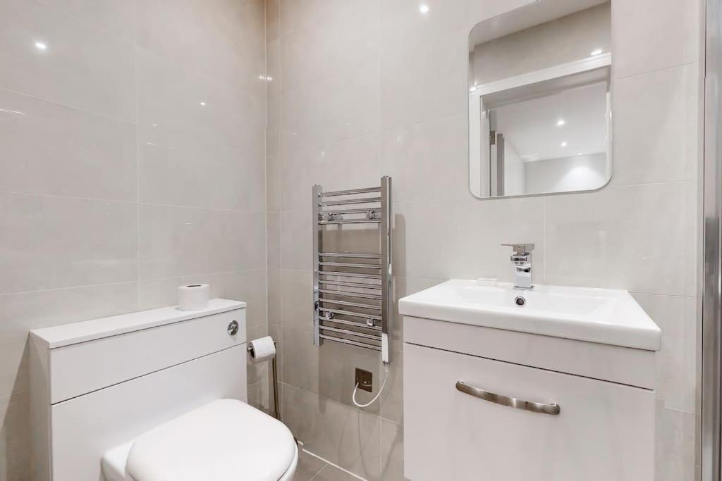 Stylish 2Bed Flat 10Min To Wimbledon Tennis Courts Londýn Exteriér fotografie